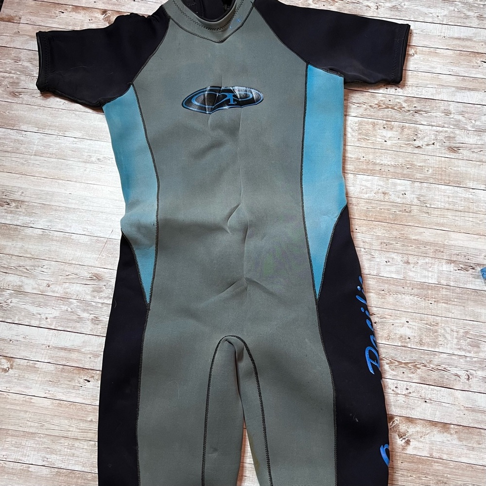 💚Ocean Pacific shorty wetsuit